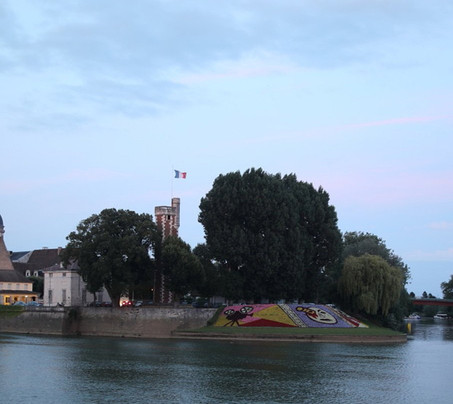 La Tour du Doyenne-索恩河畔沙隆必去景点