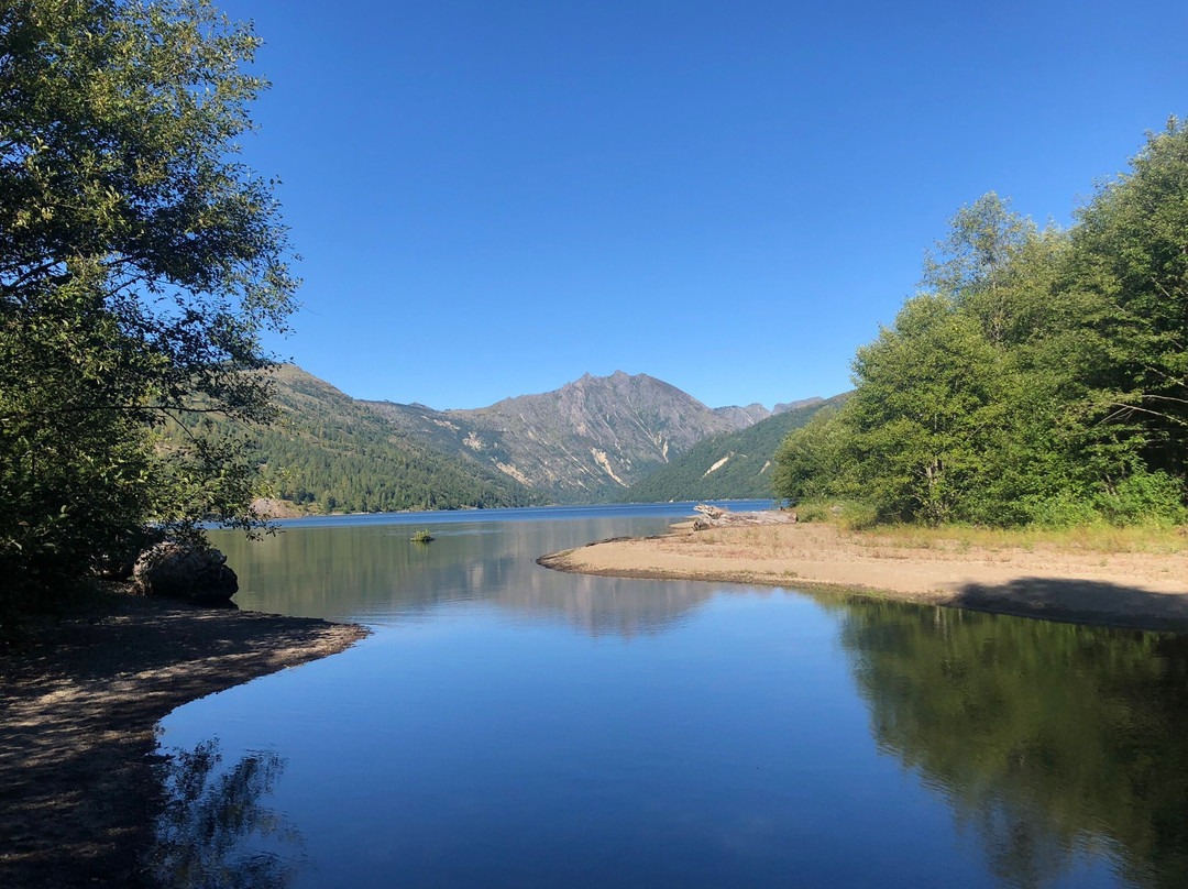 Coldwater Lake景点图片