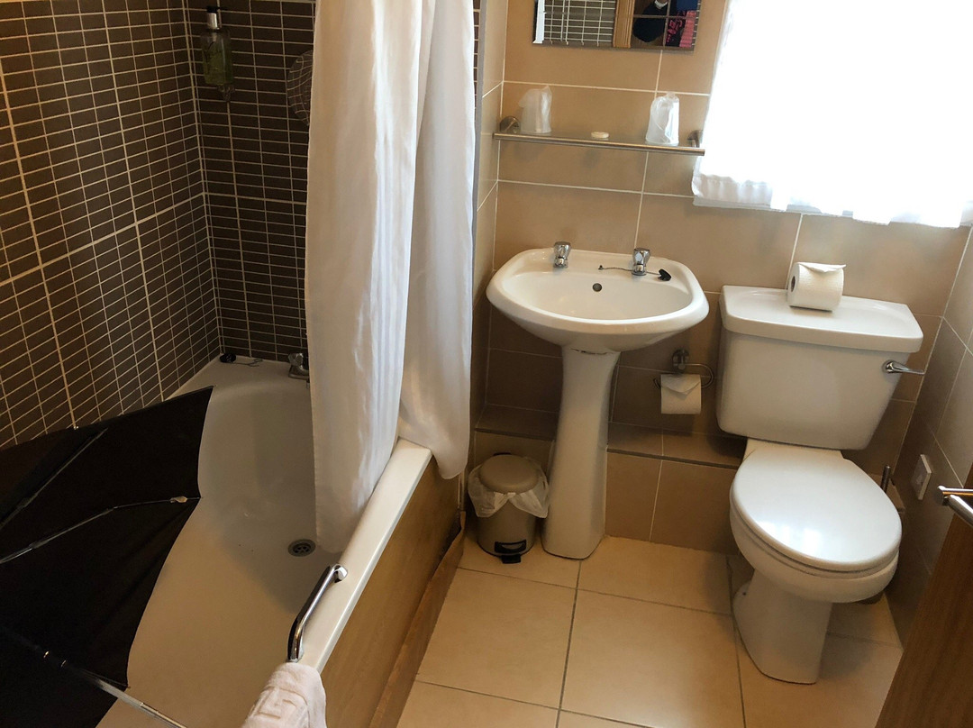 Caledonia Hotel主图