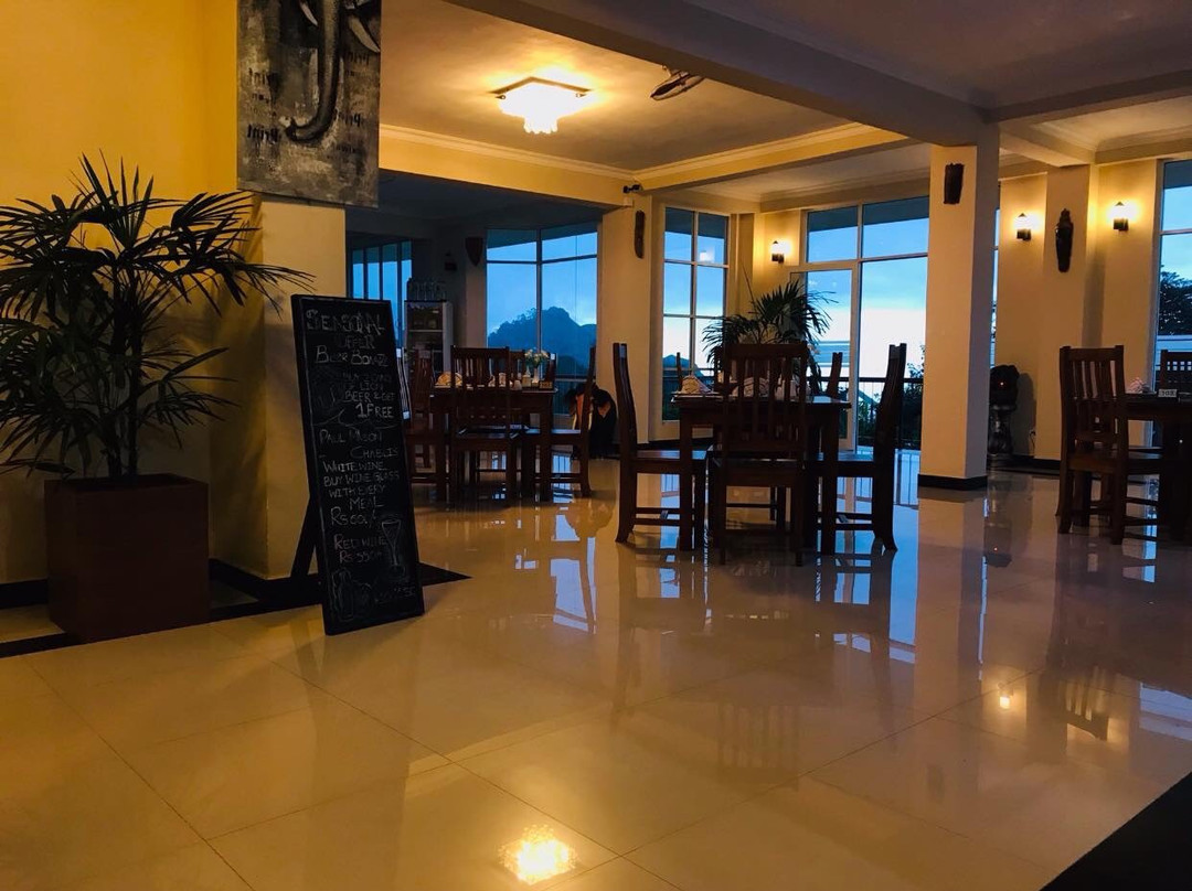 Onrock Restaurant & Bar