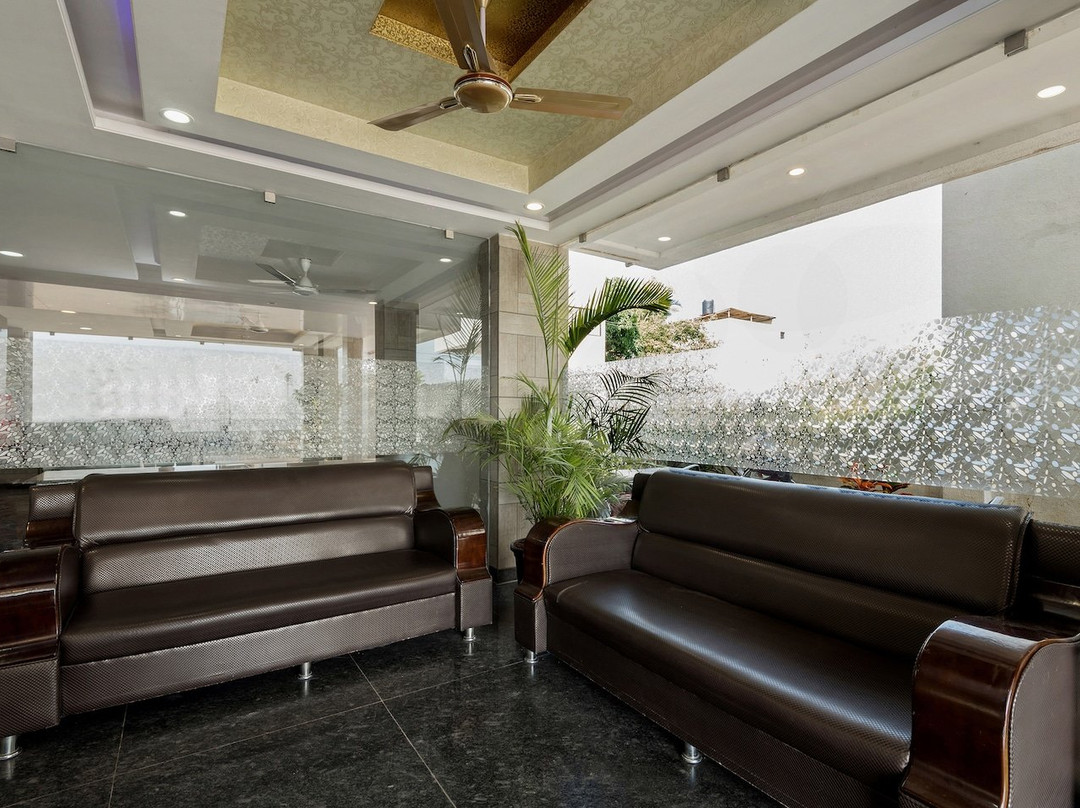 OYO 19196 Shree Sai Niladri Residency主图