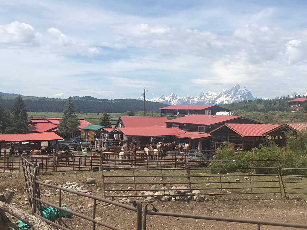 Heart 6 Ranch Horseback Riding-莫兰必去景点