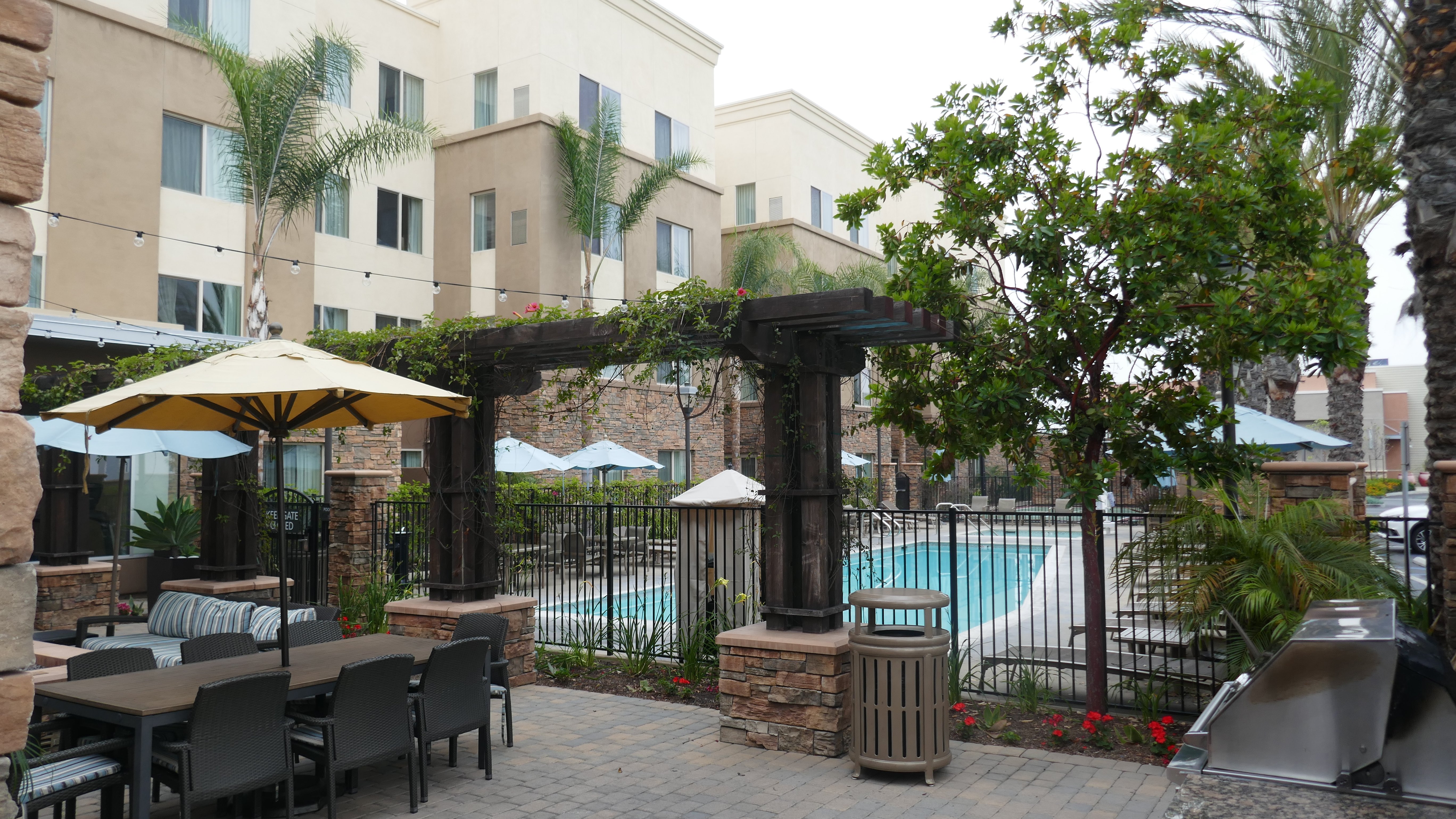 Residence Inn by Marriott Tustin Orange County-泳池