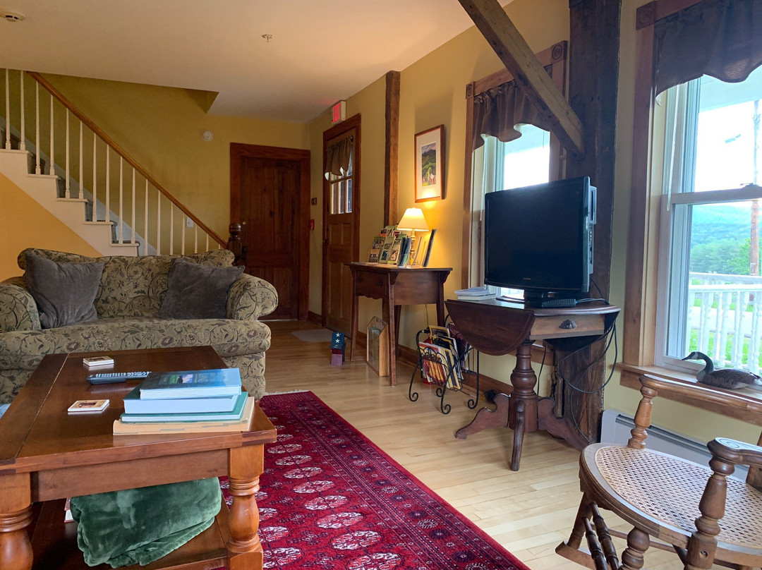 Yellow Farmhouse Inn主图