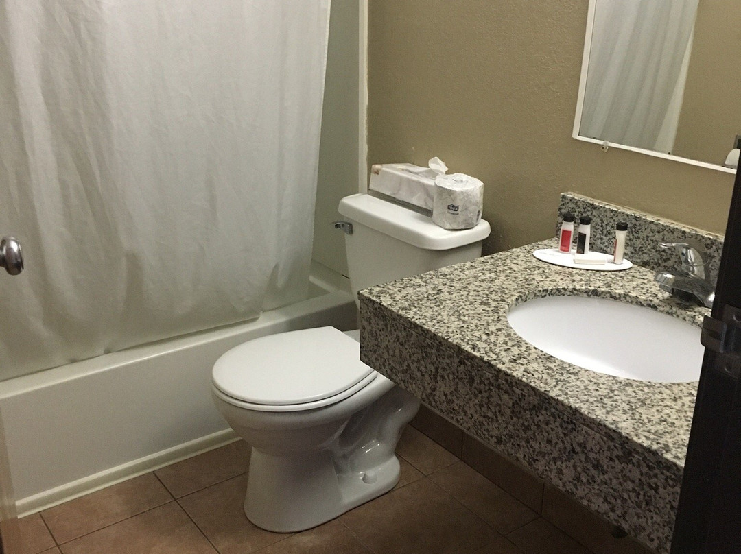 马塞纳NY速8酒店主图