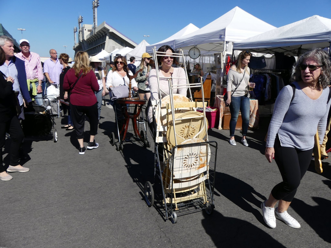 Long Beach Antique Market-长滩必去景点