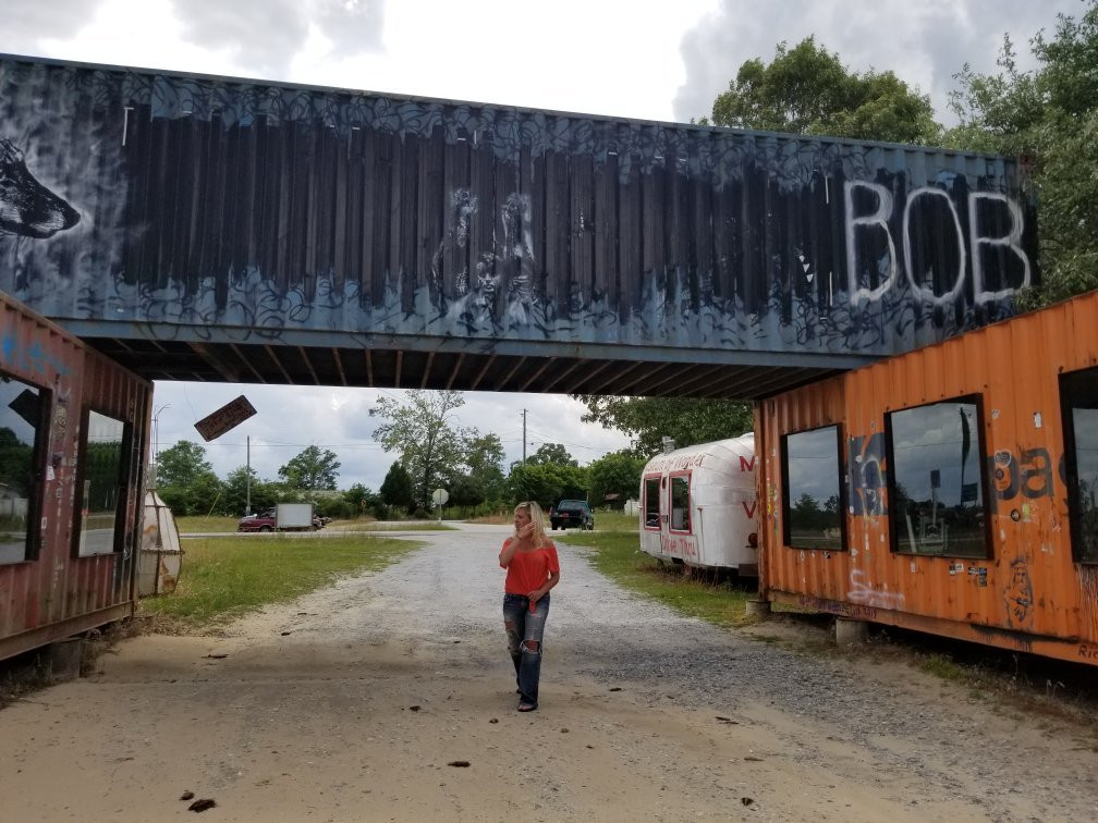 Drive Through Museum-Seale必去景点