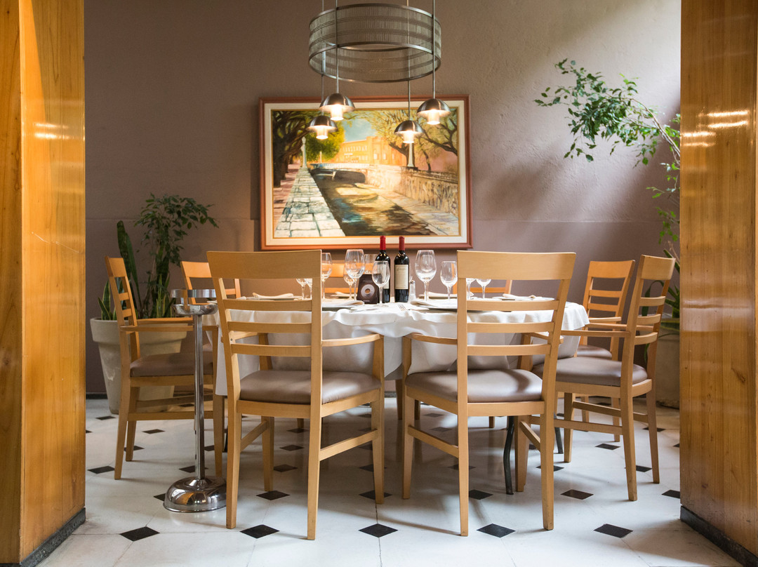 Alcorta Carnes y Vinos