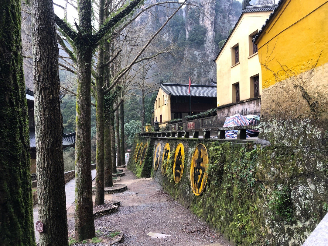雁荡山灵岩寺景点图片