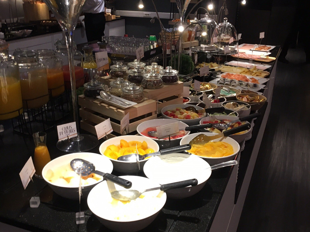 巴黎韦利济假日酒店主图
