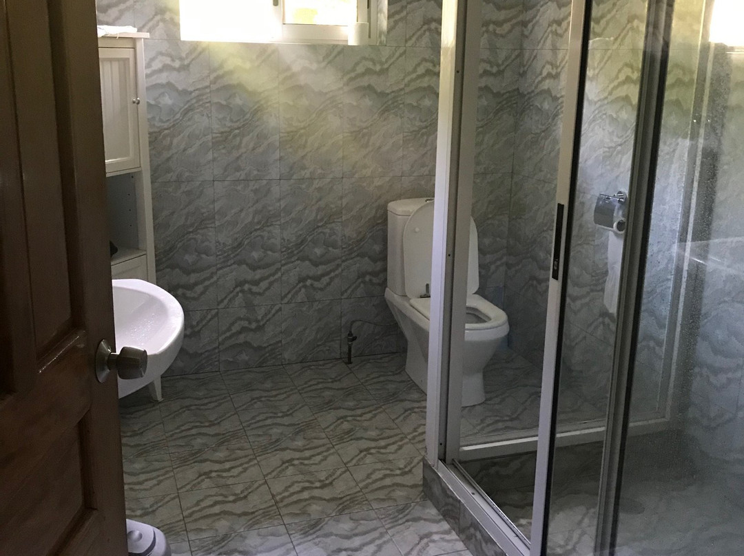 Julie's Holiday Home主图