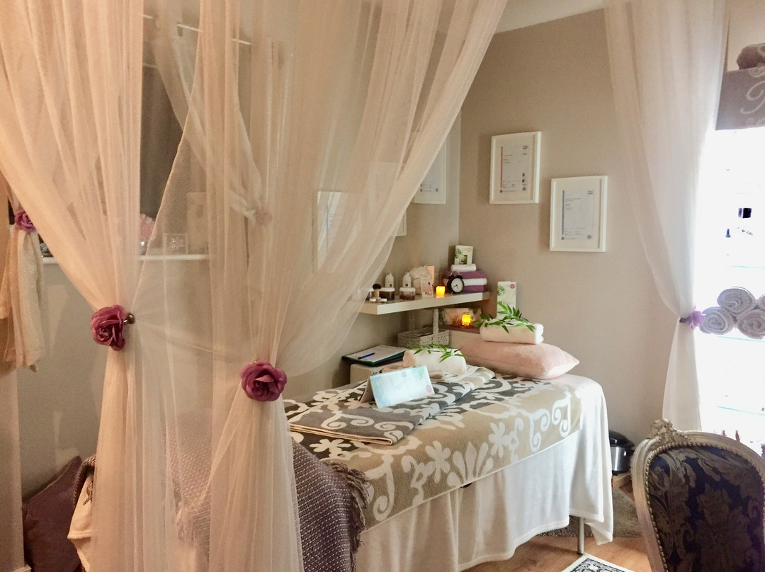 Julia's Day Spa-Lucan必去景点