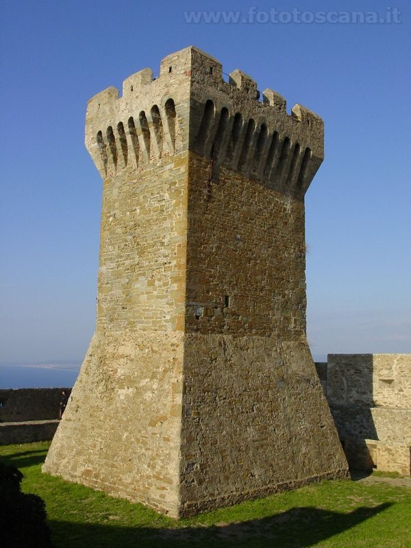 Torre Medievale e Rocca Degli Appiani-Populonia必去景点