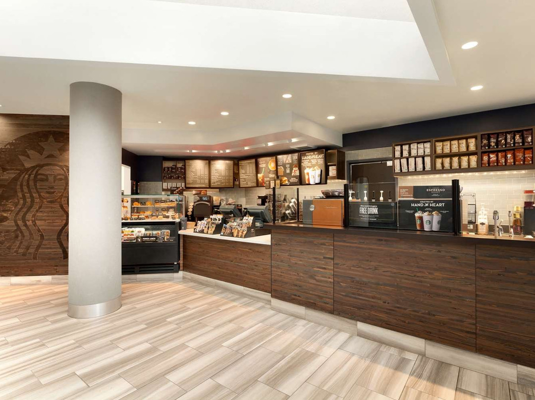 欧文 - 奥兰治县机场大使套房酒店主图