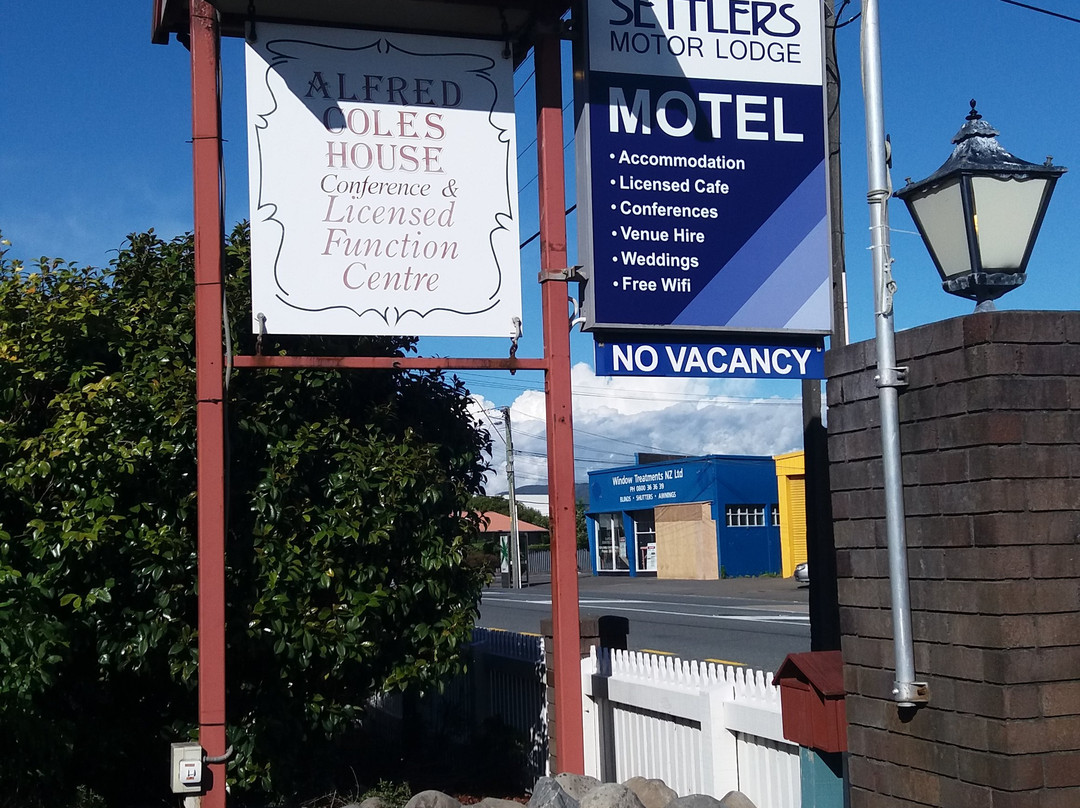 侨民汽车旅馆主图