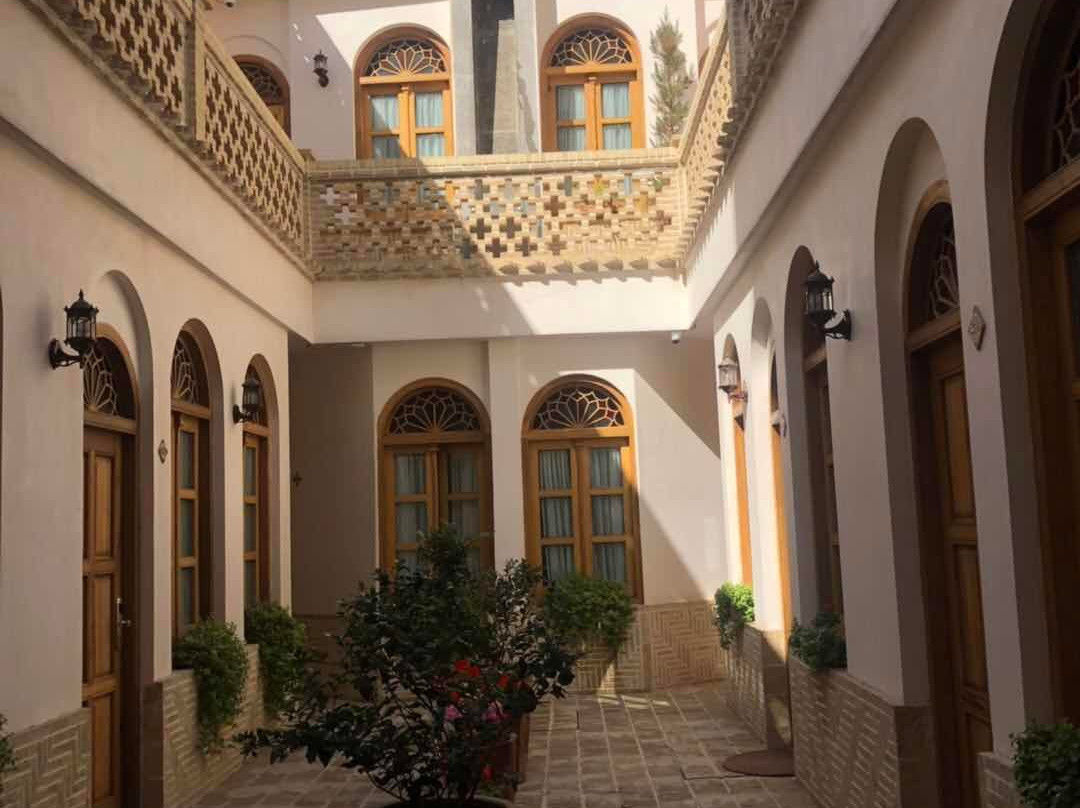 Ghasr Monshi Hotel主图