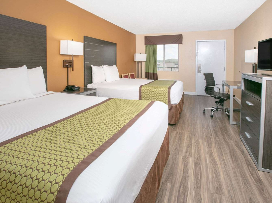 Days Inn by Wyndham Hamilton主图