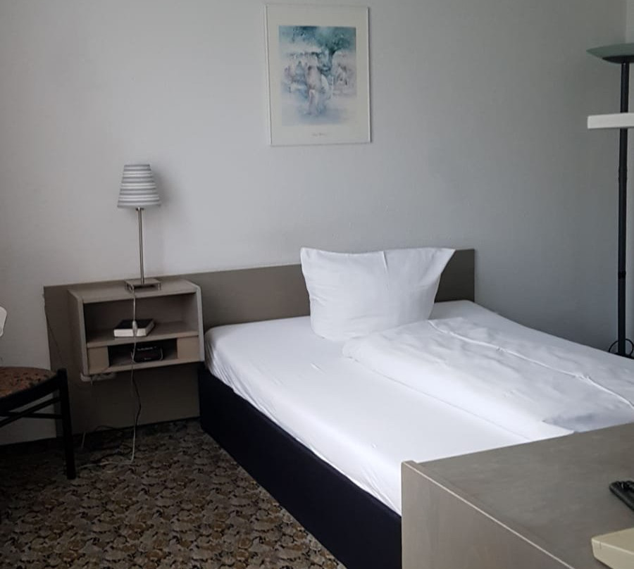 Neuenkruge酒店住宿-Hotel Zum Lindenhof