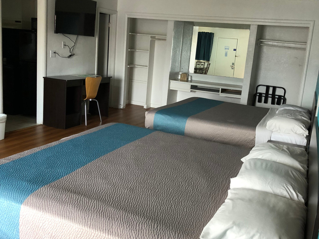 Trade Wind Motel主图