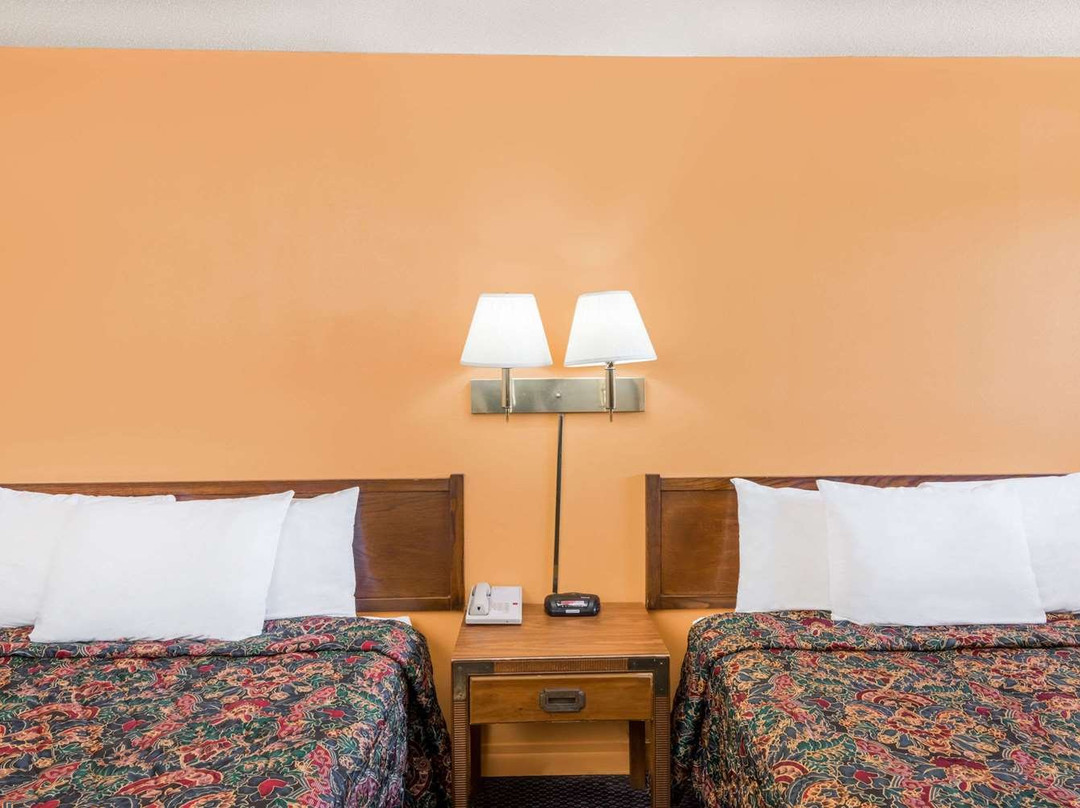 Knights Inn Chanute主图