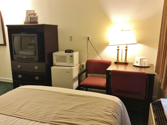 Americas Best Value Inn Macomb主图