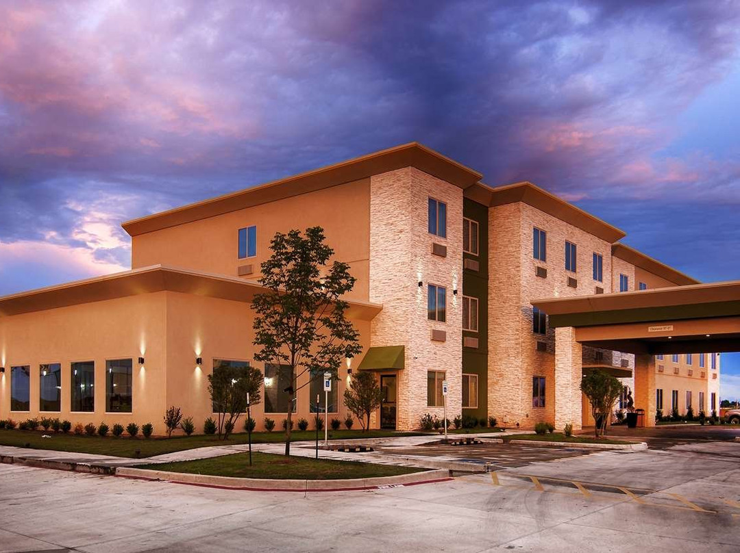 Best Western Lindsay Inn & Suites主图