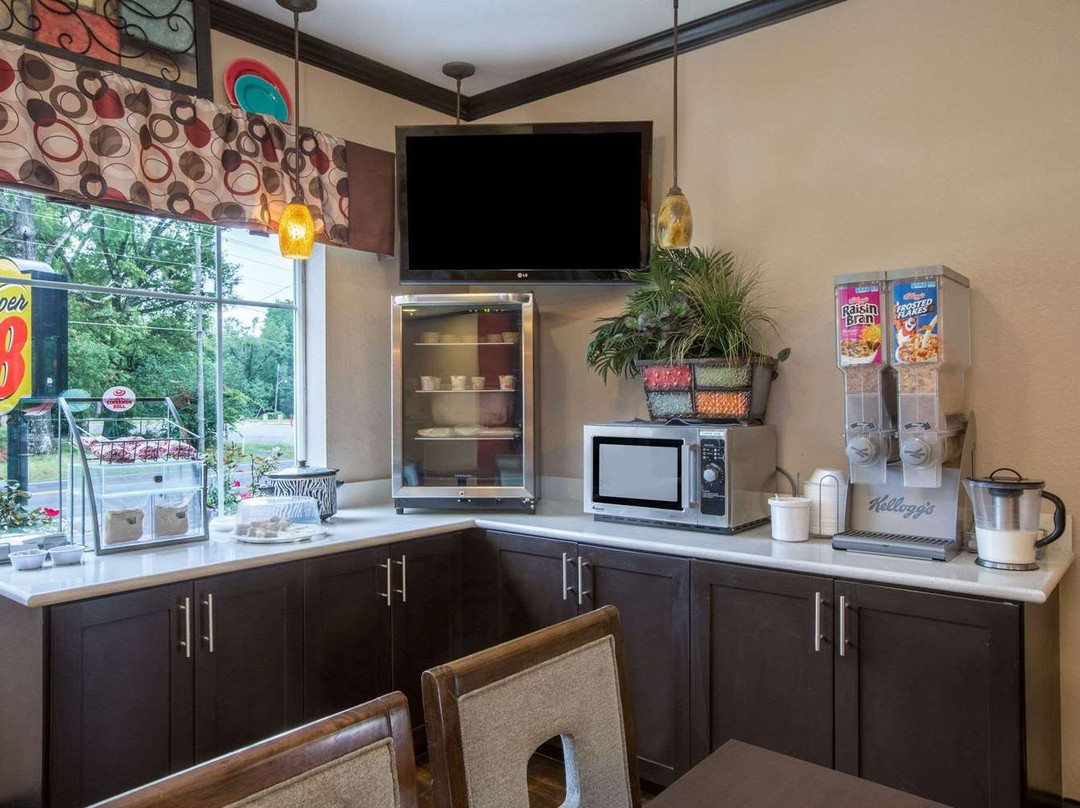 Super 8 by Wyndham Mansfield LA主图