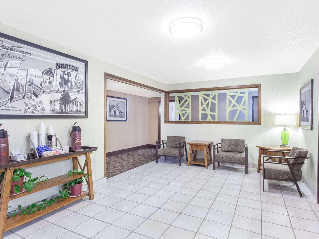 Super 8 by Wyndham Norton VA主图