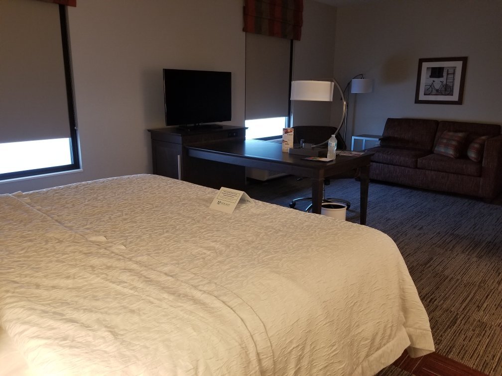 Hampton Inn & Suites Pittsburg Kansas Crossing-浴室