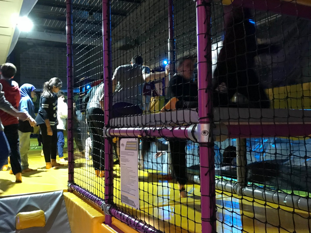 Trampoline City-热讷维耶必去景点