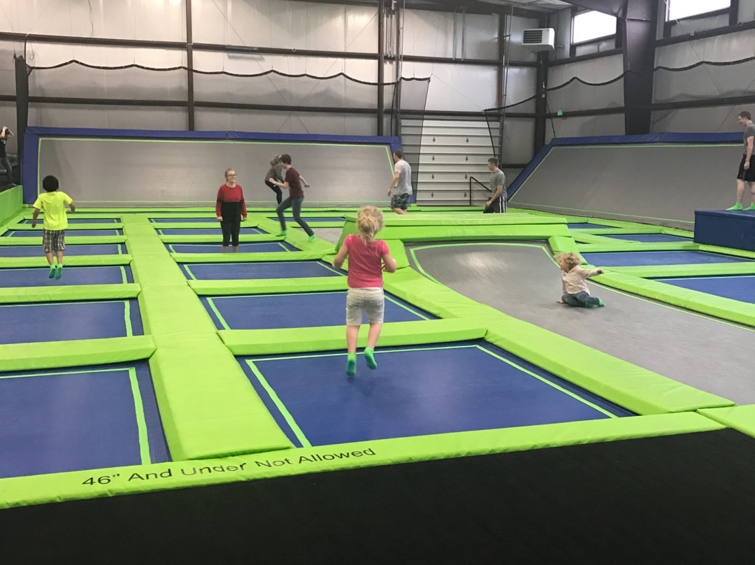 Geronimos Trampoline Park-波卡特洛必去景点
