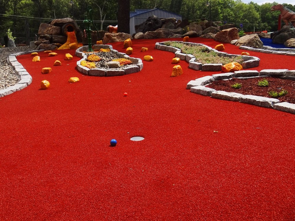 Copper Creek Mini Golf at Nature's Art Village-Montville必去景点