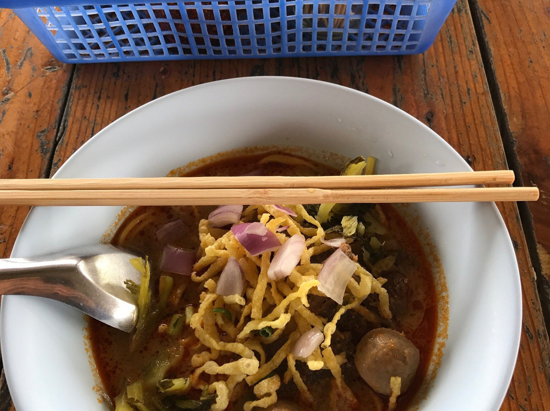 匹他那尼可餐馆和美食-Khun Noi Khao Soi Chiang Mai
