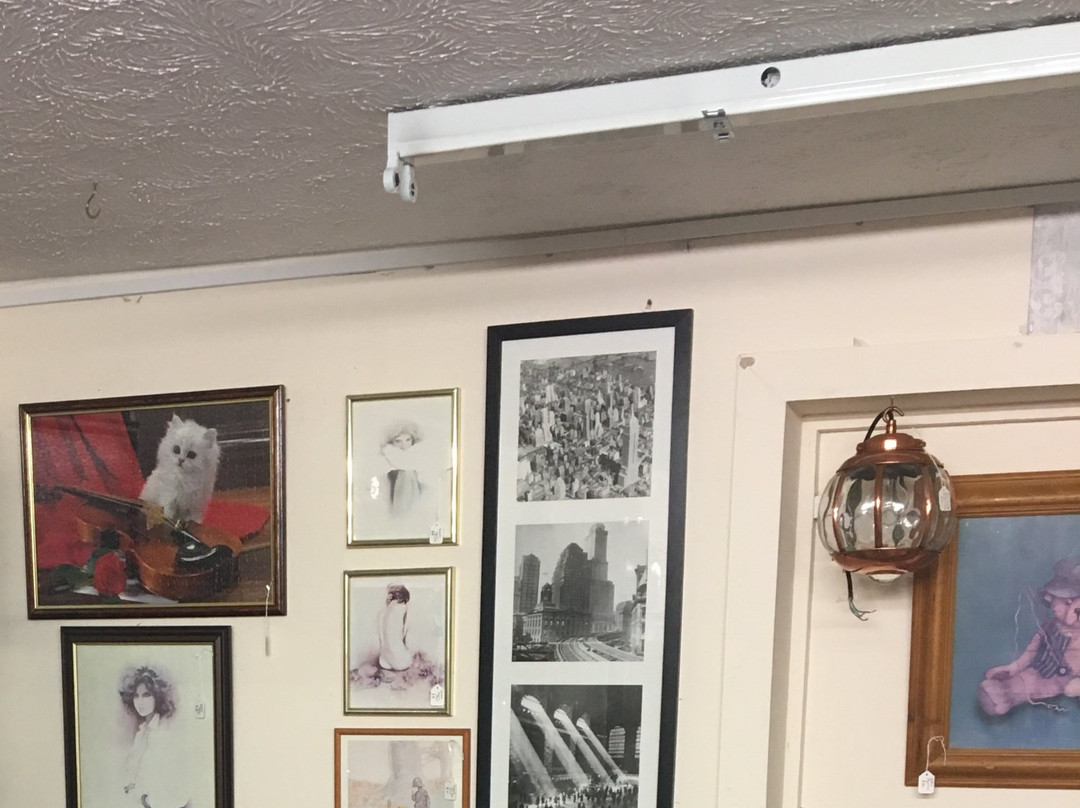 Norton Cross Antiques景点图片