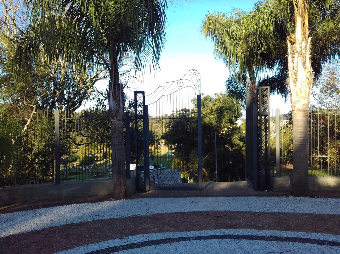Parque Municipal Romeo Benício Wolf-Dois Irmaos必去景点