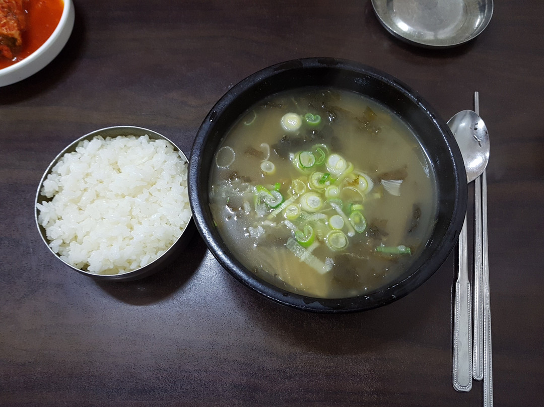 忠清南道餐馆和美食-Tteukkeunijib Haejangguk