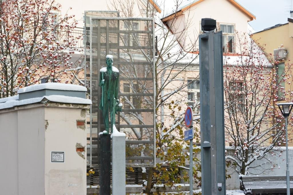 Monument to Jaan Tõnisson-塔尔图必去景点