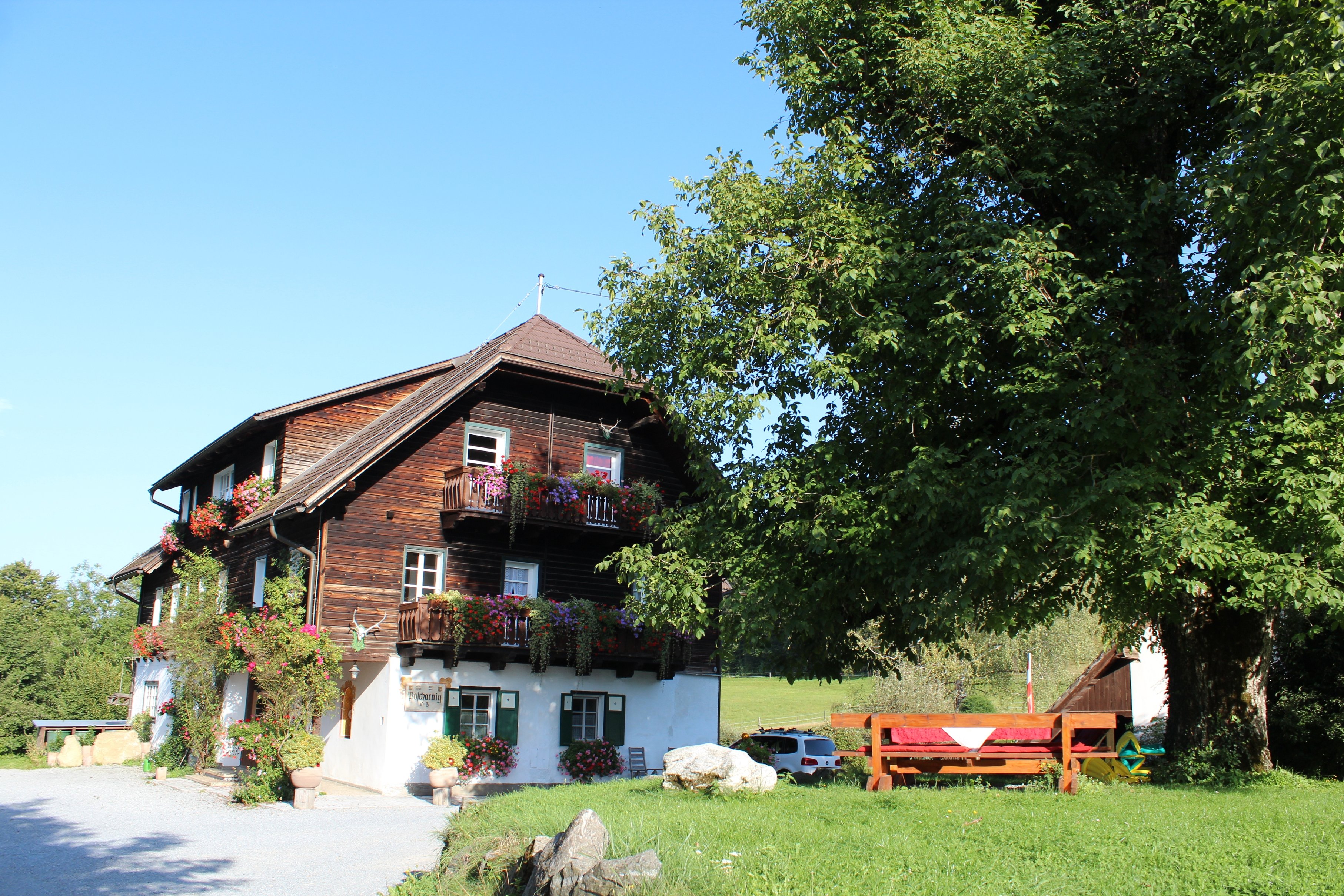 Poscharnighof-官方