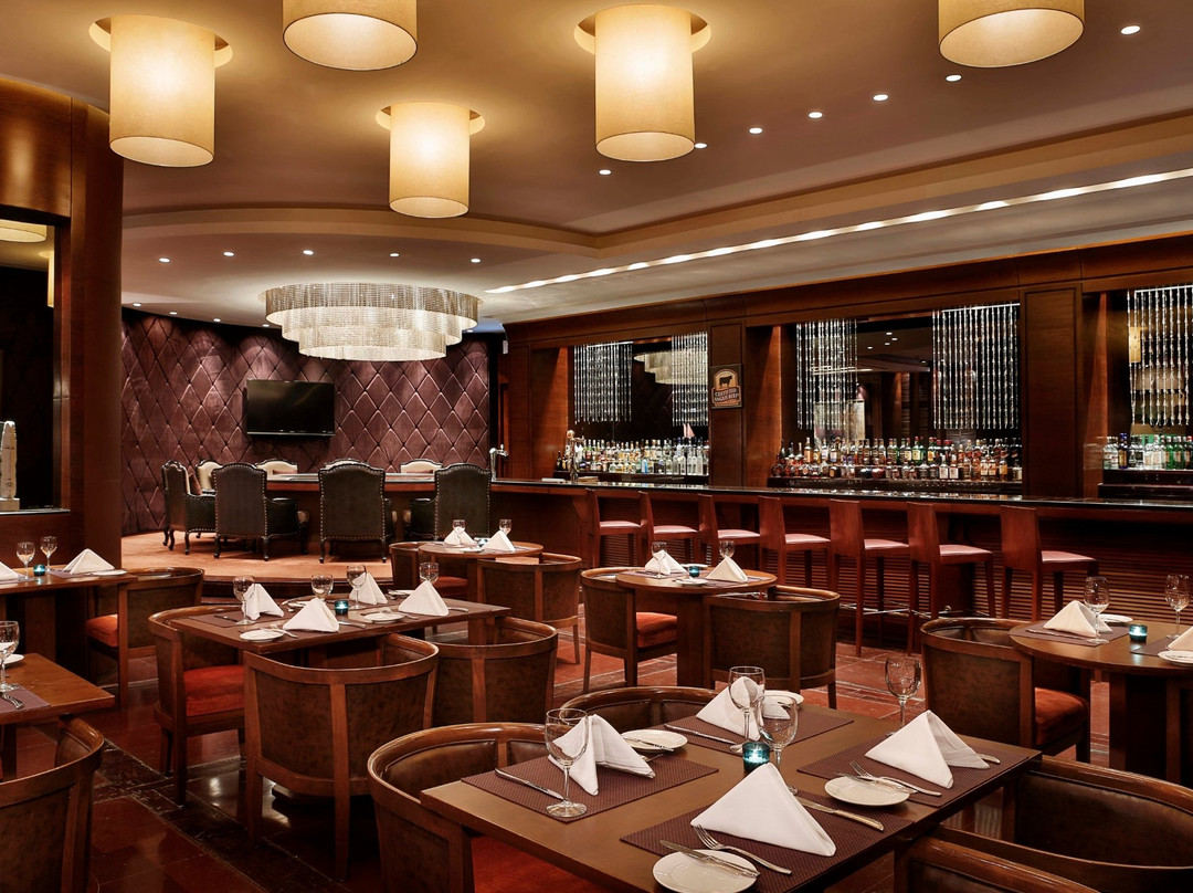 V Lounge & Restaurant