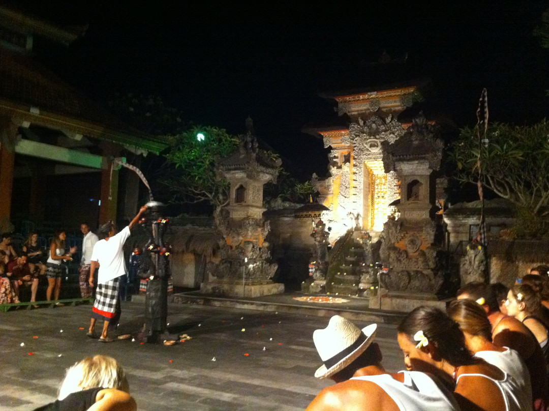 Kecak Fire & Trance Dance Pura Batu Karu-乌布必去景点