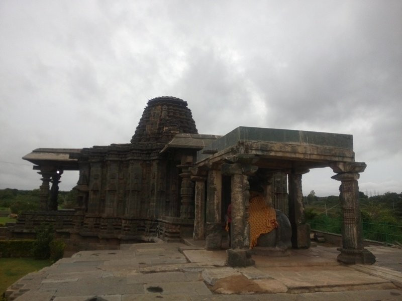 Trikuteshwara Temple景点图片