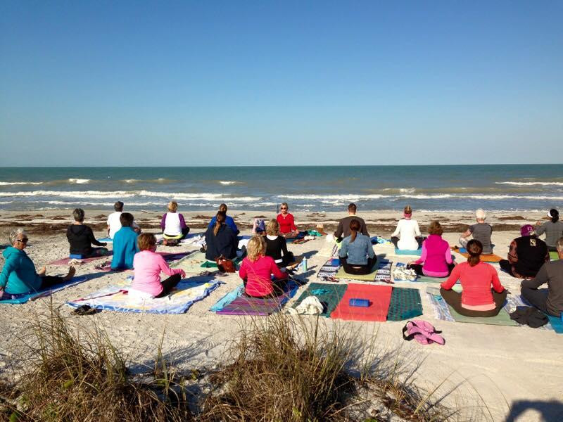 Yoga on the Beach景点图片