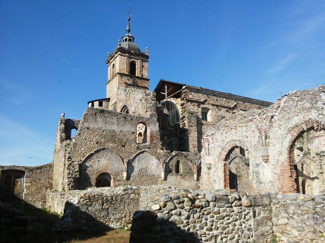 Monasterio de Santa María de Carracedo景点图片