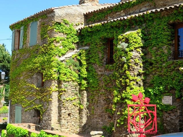 Les Mayons旅游景点-Chapelle Saint Jean