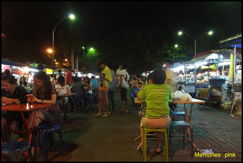 Rachabut Night Market景点图片