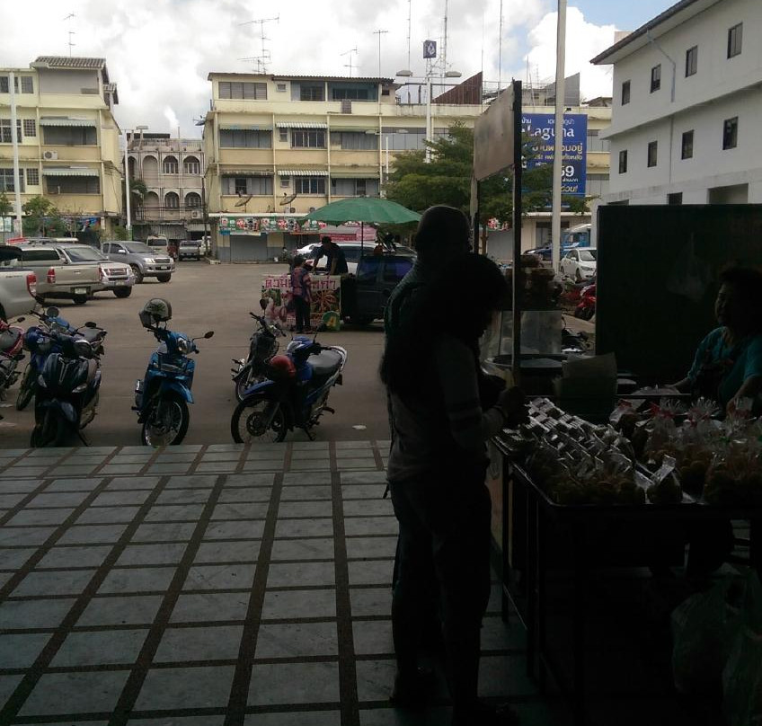 Talad Yai Morning Market景点图片