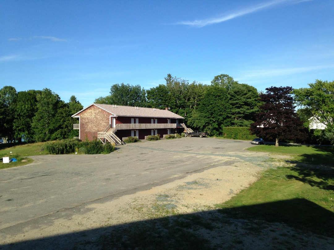 The Red Barn Motel主图