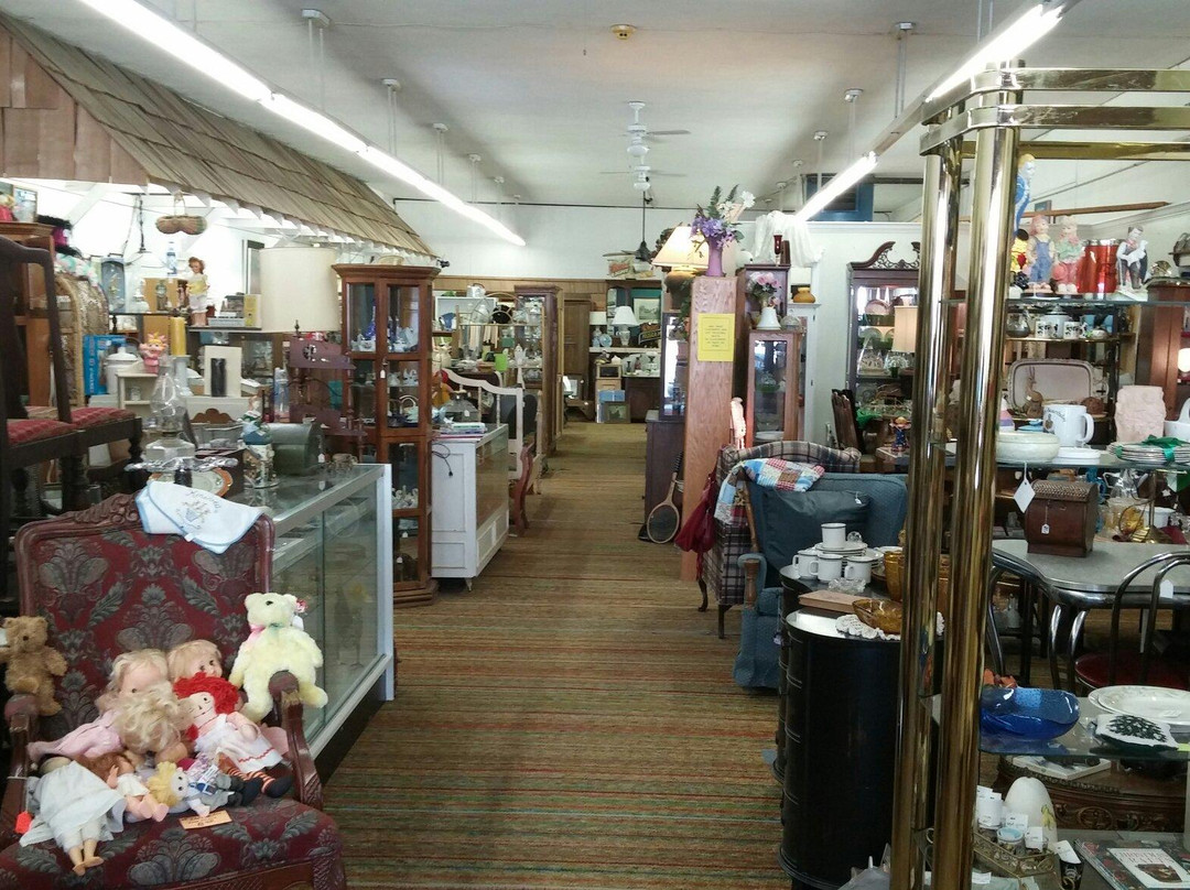 Apple Tree Antique Gallery-Bethany必去景点