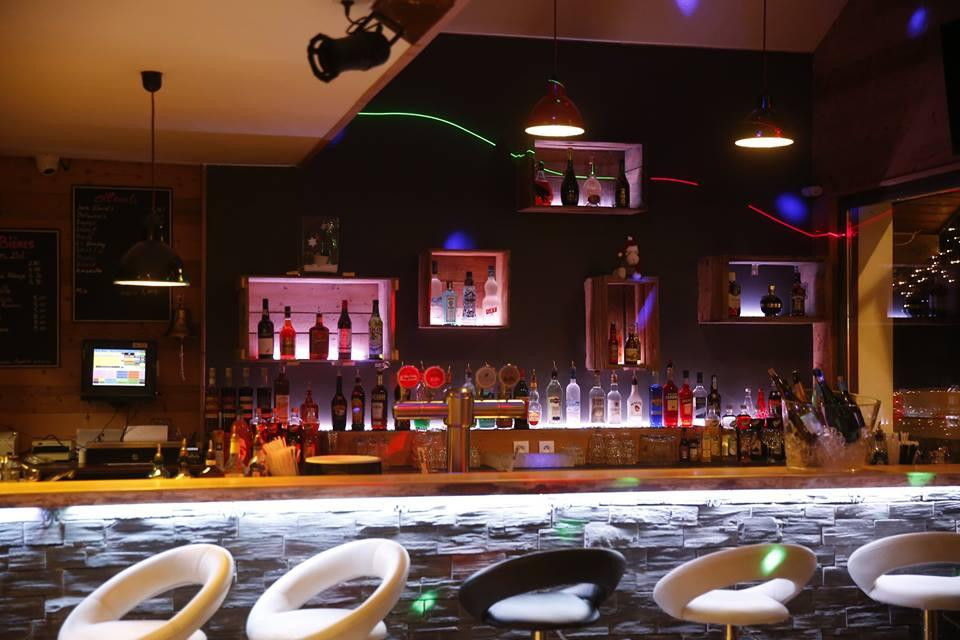 Montchavin旅游景点-Mojo Bar