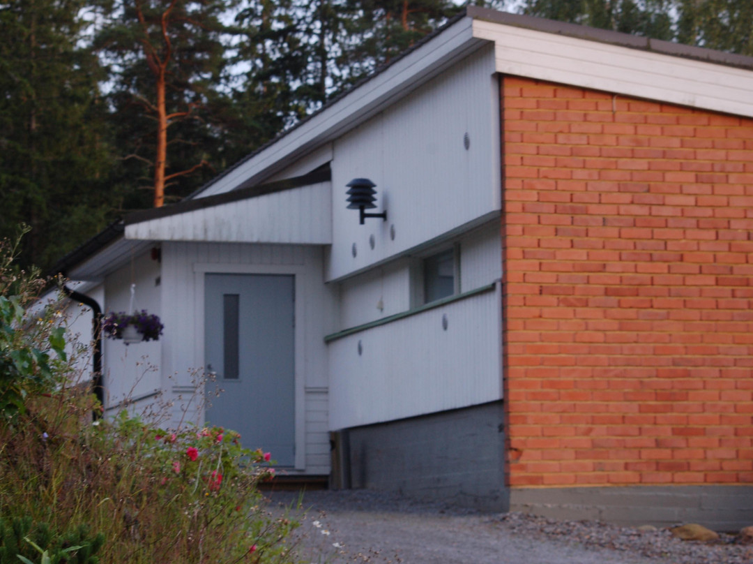 Hahkialan Uiskola